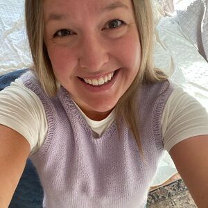 Meet your Posher, Caitlin